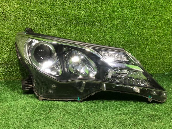 Фара правая Toyota RAV 4 ca40 (2012-2015) ксенон