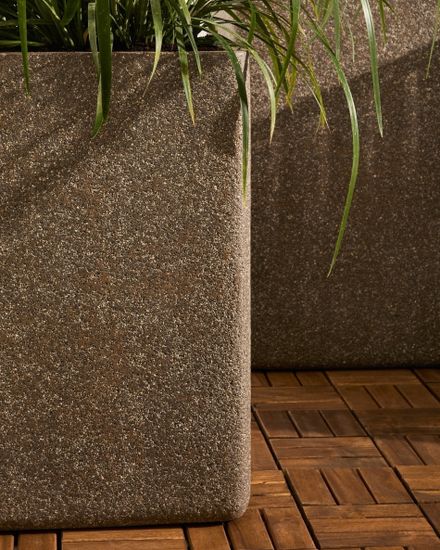 Набор из 2 высоких кашпо Minoa коричневого цвета из песчаника 44 x 44 см