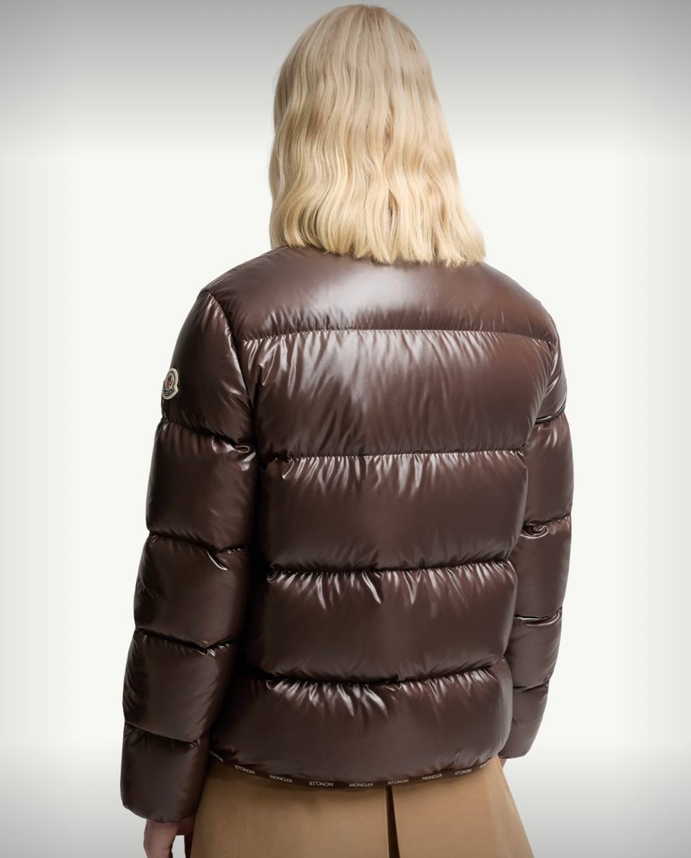 Утеплённая куртка Abbadia Short из лакового нейлона с пухом от Moncler