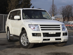Передний бампер Broomer Design в сборе для Mitsubishi Pajero IV (2006–2015)