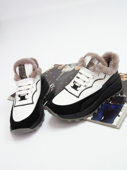 Кроссовки женские зимние