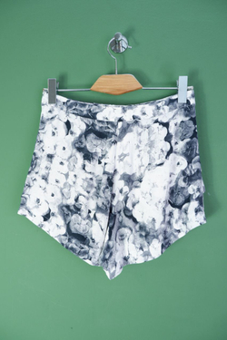 Шорты TOPSHOP стильные из вискозы 44 размер