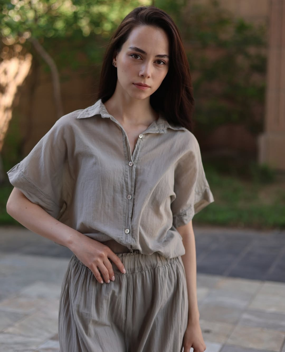 рубашка с воротником и с коротким рукавом