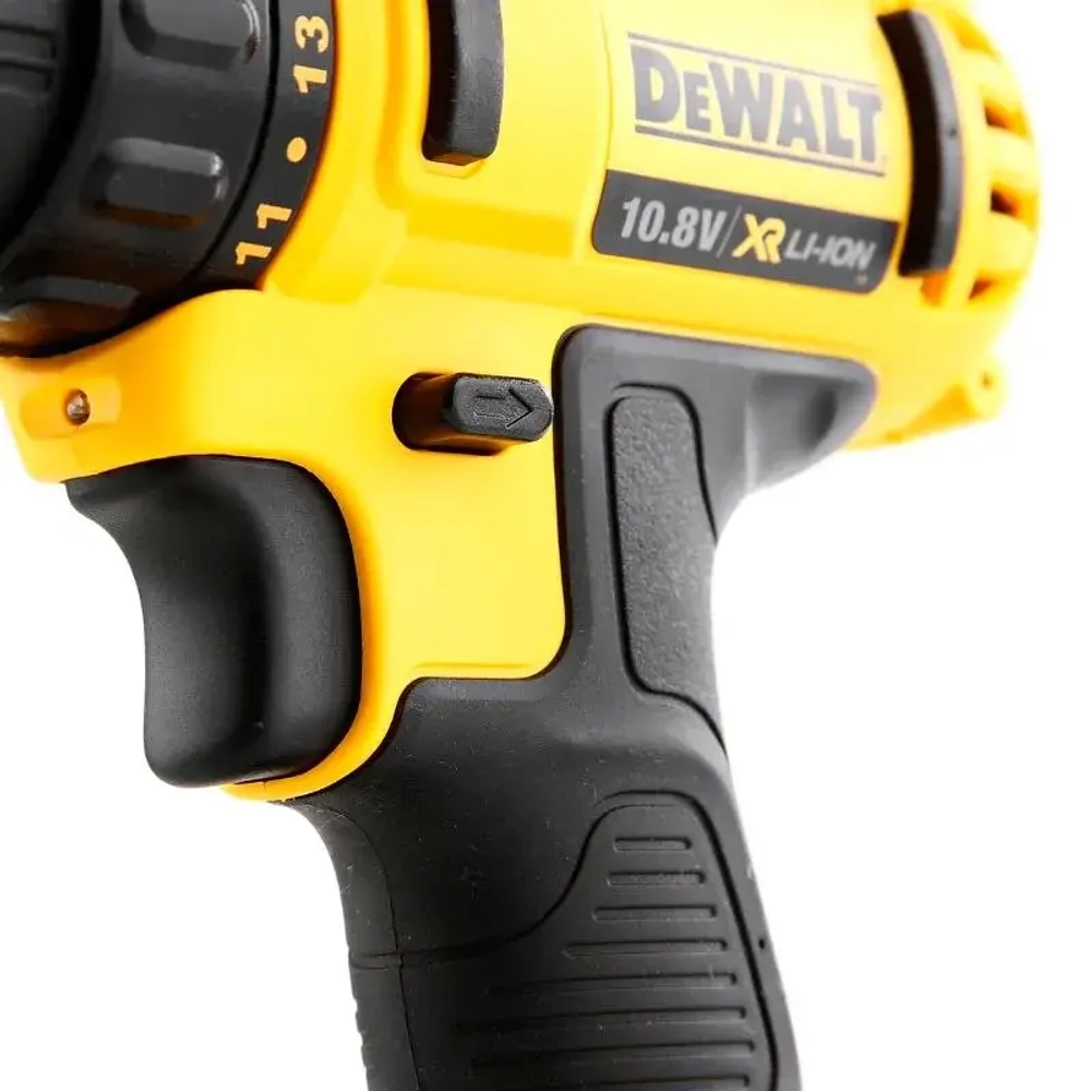 DeWalt DCD710D2 дрель-шуруповер (2 x 2 Ач, ЗУ)