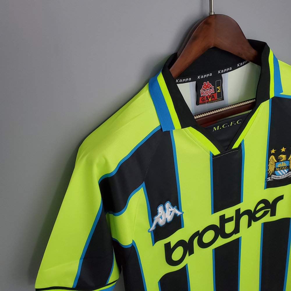 Футбольная ретро-форма "Манчестер Сити" сезона 98/99