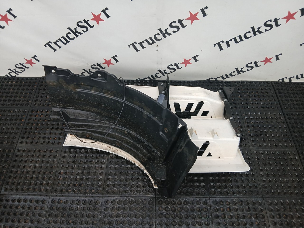 Корпус подножек левый