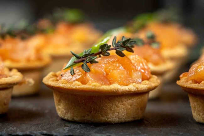 Мини тарталетка с тар-таром из лосося, 20 шт.