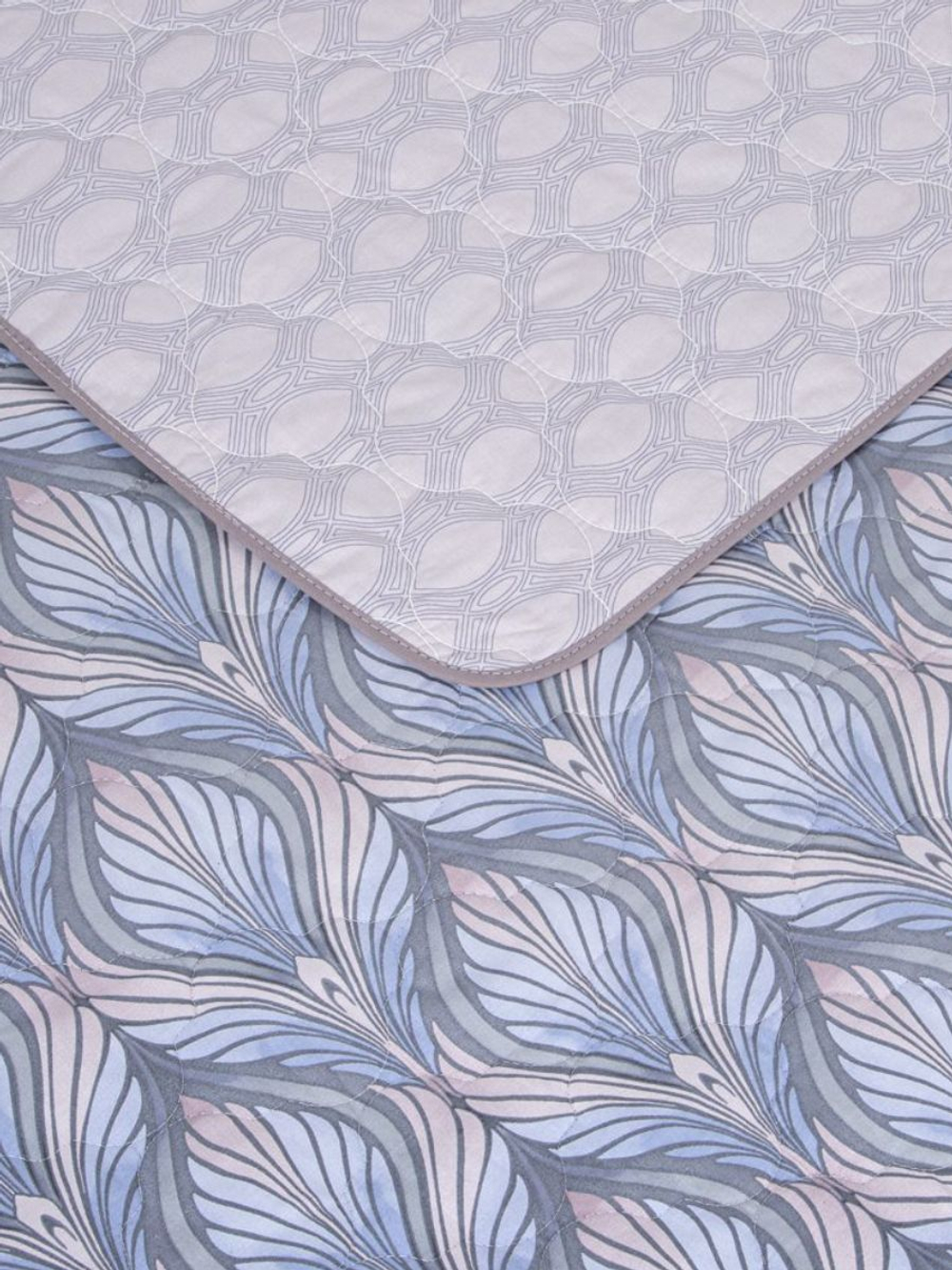 Покрывало на кровать, стеганое, поплин с размерами 215х220