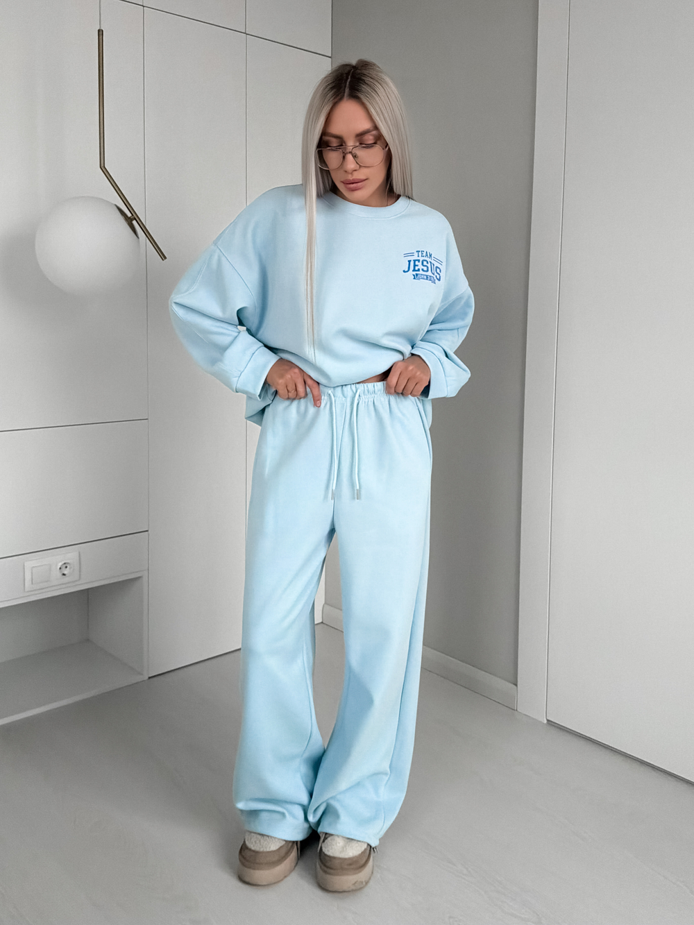 Костюм спортивный с круглым воротом