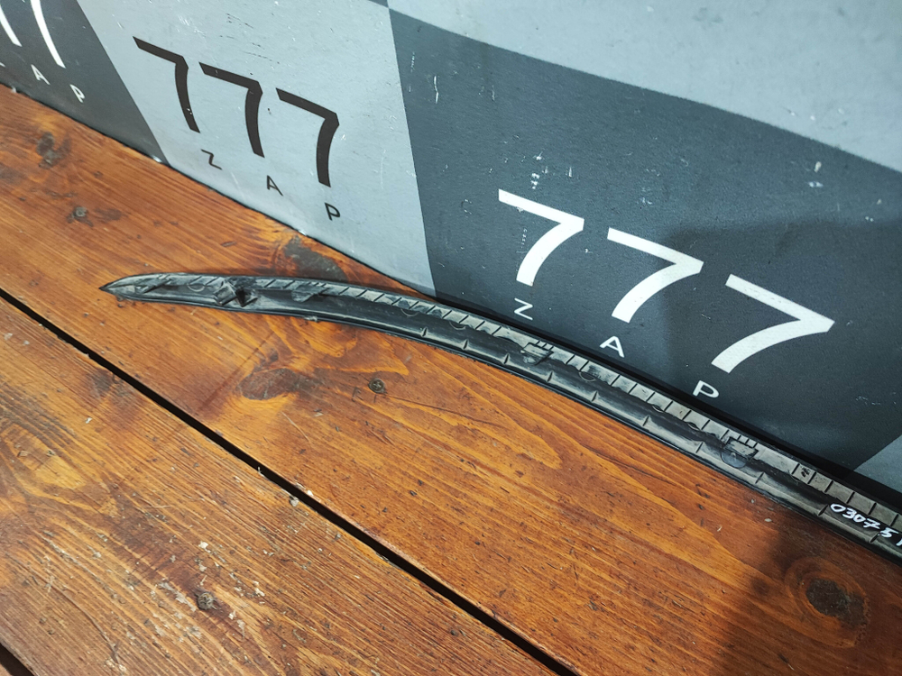 Накладка переднего бампера Kia Cerato 3 (YD) 16-20 Б/У Оригинал 86590A7800