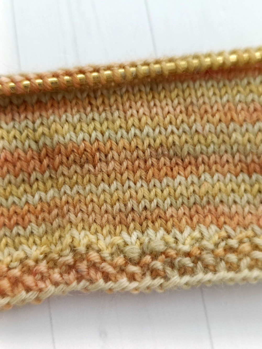 Носочная пряжа ручного окрашивания superwash 420 м / 100 г Цвет Карамельная груша