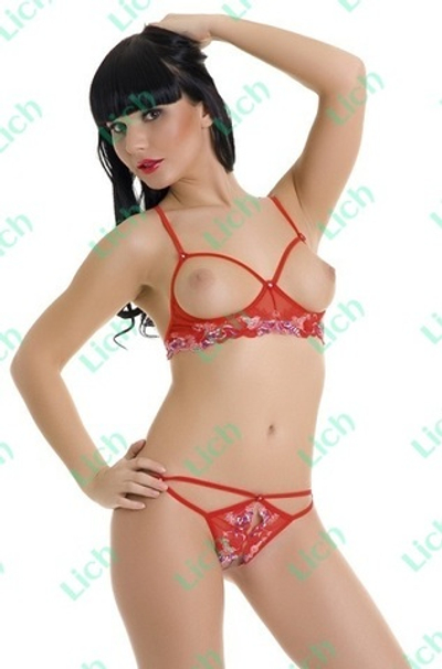 Бюстгалтер с открытой грудью и трусики