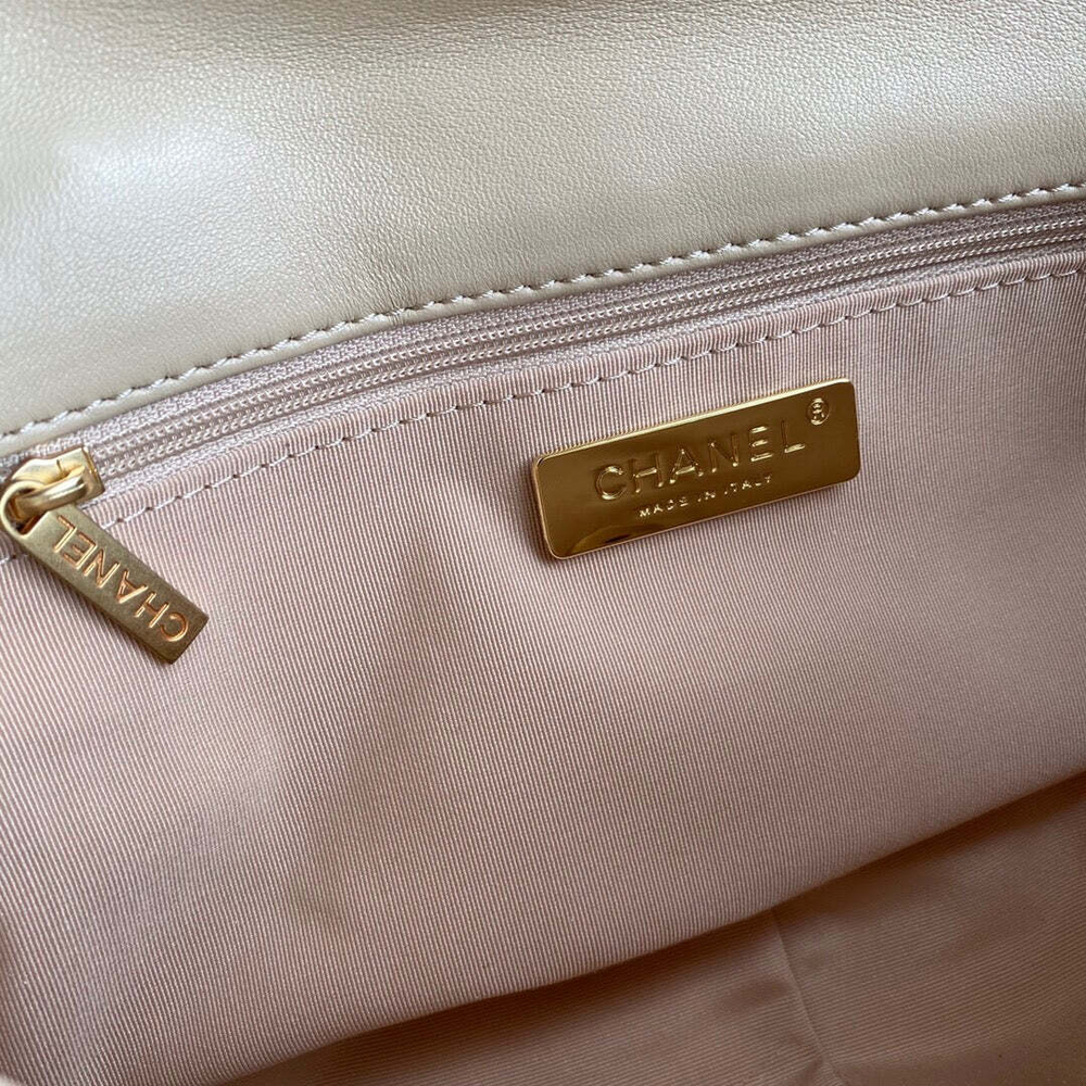 Chanel 19 26 cm