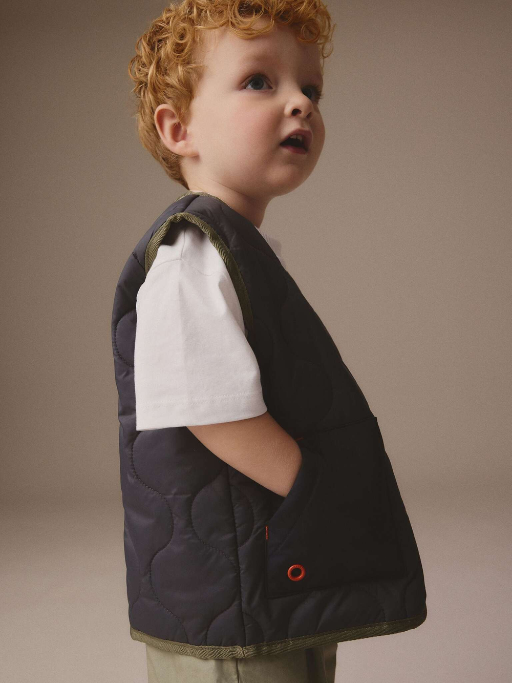 Жилет стеганый для мальчика Next Q60-439, Темно-серый