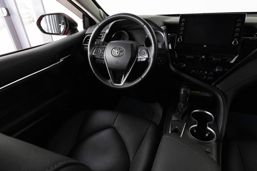 Toyota Camry, 2021 год