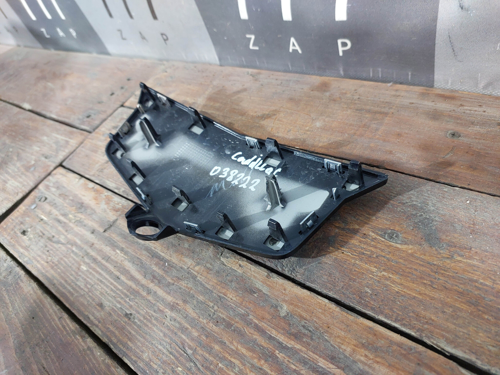 Эмблема передняя Cadillac Escalade 5 20-нв Б/У Оригинал 84570626