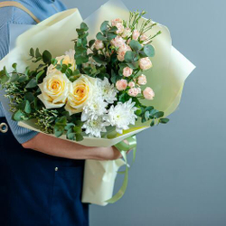 Букет с пион.розой и эвкалиптом