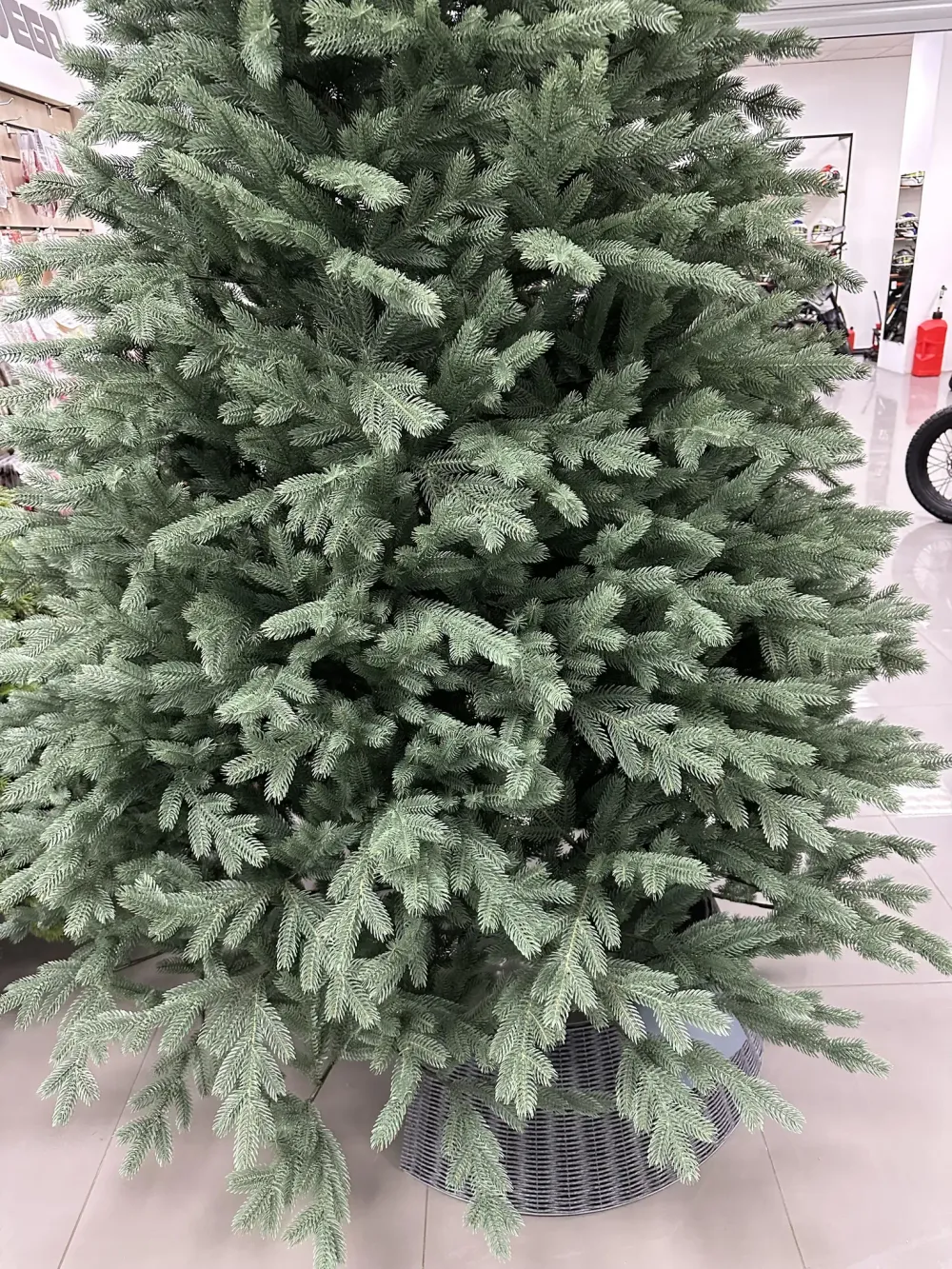 Голубая искусственная ель «Балтийская» (Литая хвоя) от 1,8 м до 3 м