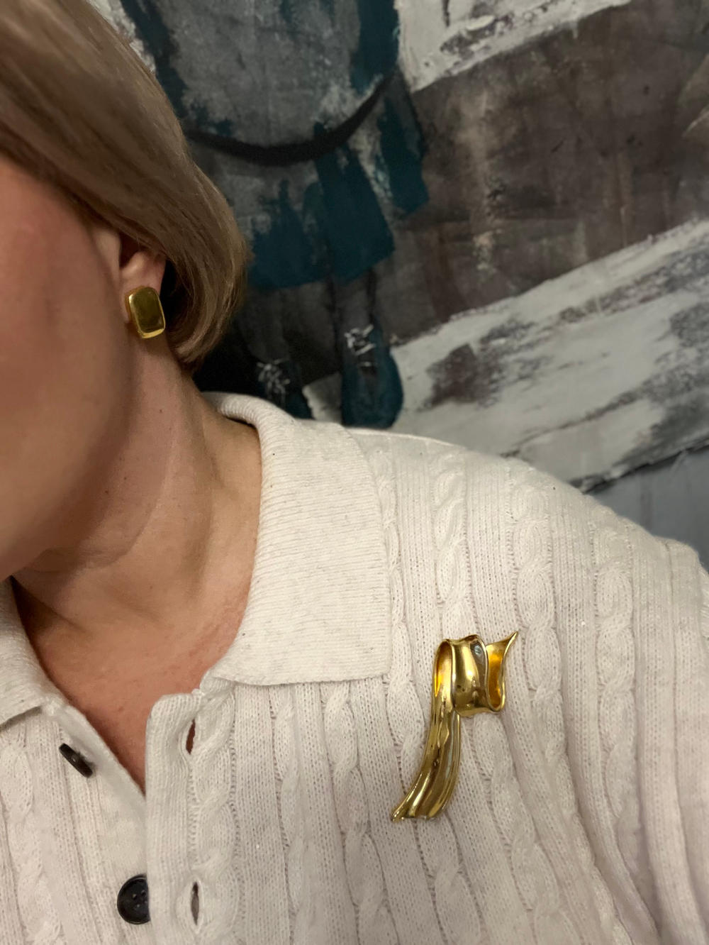 Крупная брошь лента