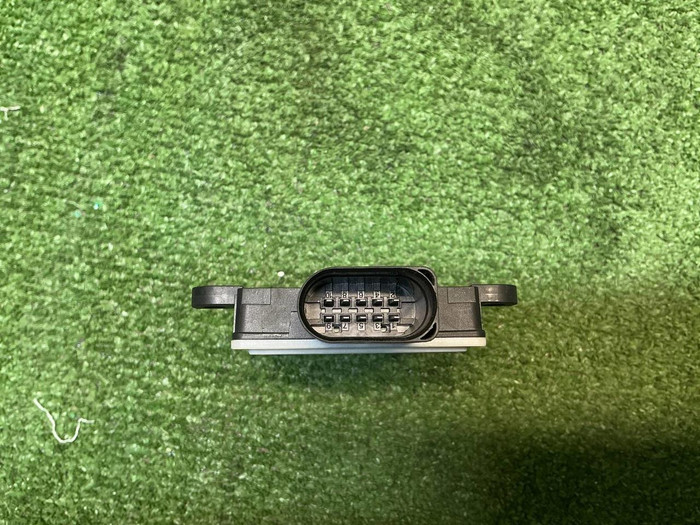 Датчик слепых зон левый VW Touareg 3 (2018-н.в.)