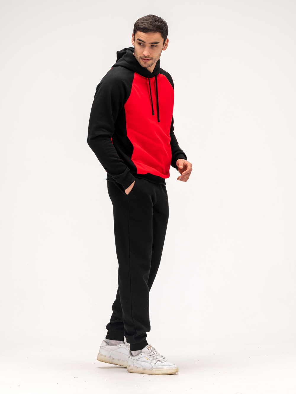 Костюм мужской спортивный теплый. Черный/красный