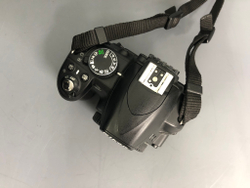 Nikon D3100 8.950 кадров
