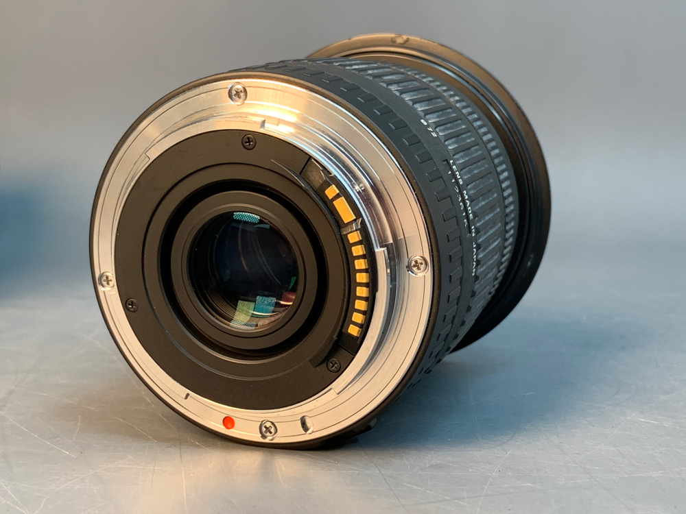 Sigma AF 17-70mm f/2.8-4.5 DC Canon EF-S царапины на передней линзе