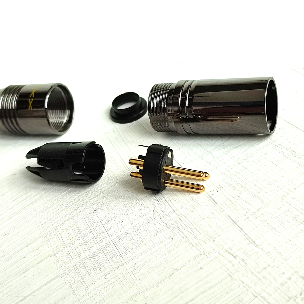 DAXX T361/362 Коннектор XLR 3-х контактный под распайку "папа" или "мама" для кабеля D=9.0мм -1шт-