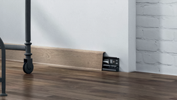 Плинтус Indo 10 дуб бурбон, 2500x70x26 мм