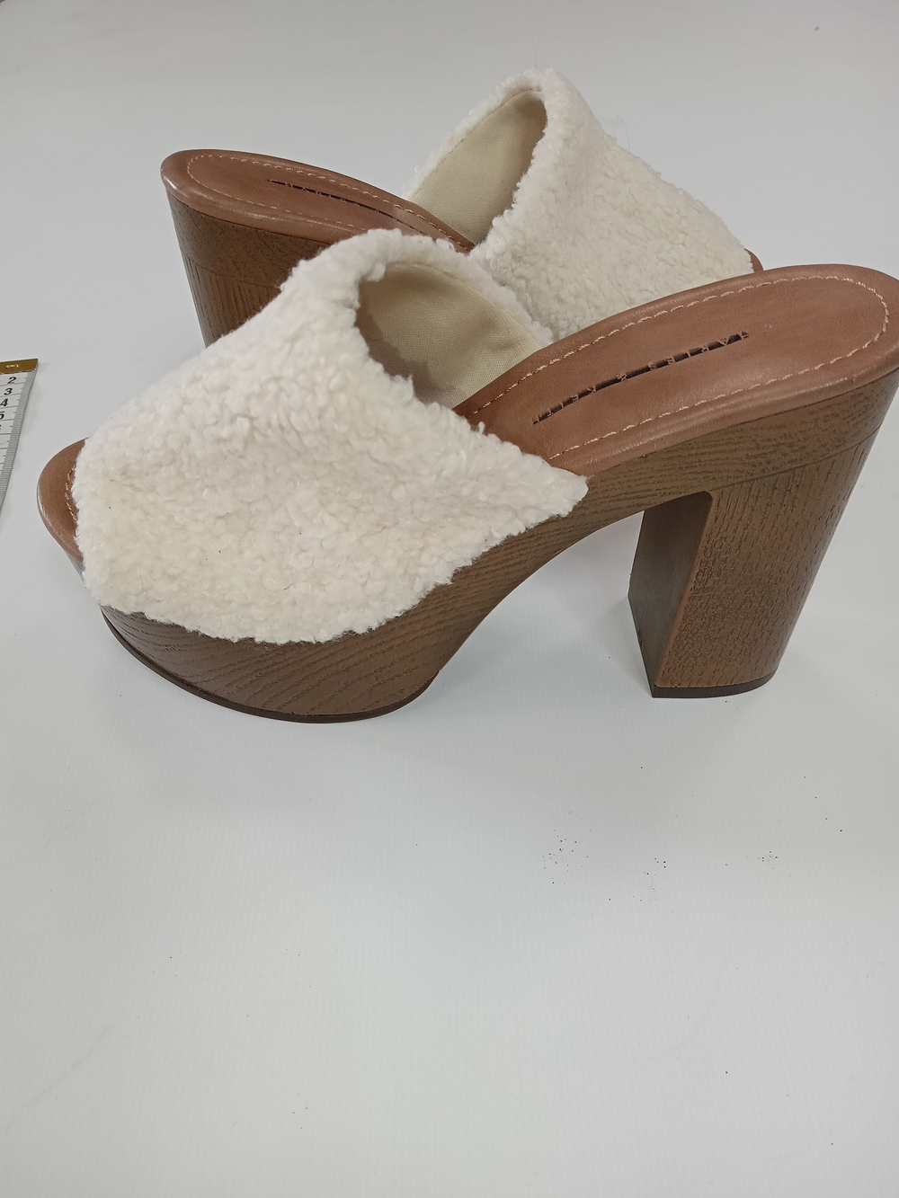 Обувь летняя сабо CHARLES&KEITH Сингапур. Размер - 35/36