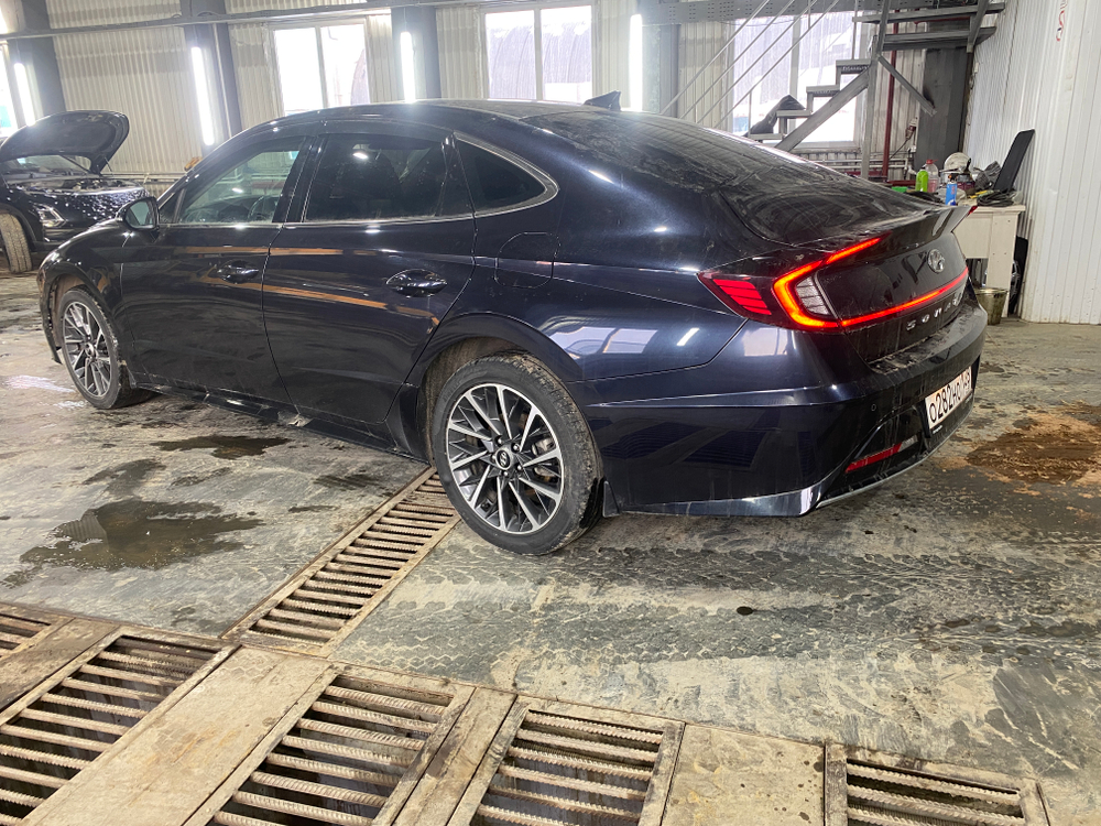 Hyundai Sonata Business + Smart Sense + Pano 2.5 MPi 6AT