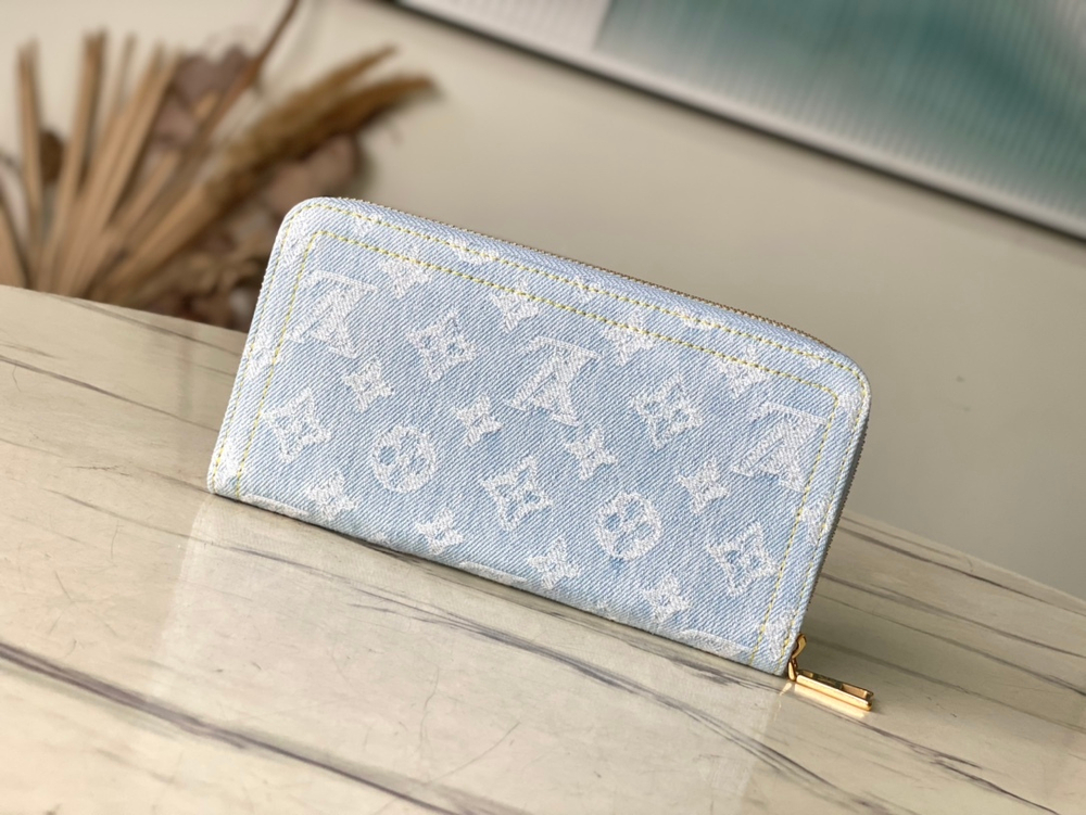 Louis Vuitton Zippy Wallet