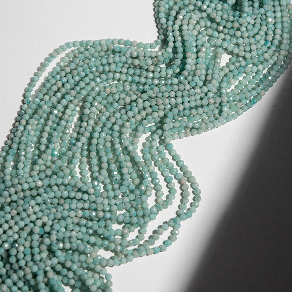 Амазонит натуральный, 3,4мм, шар, микроогранка