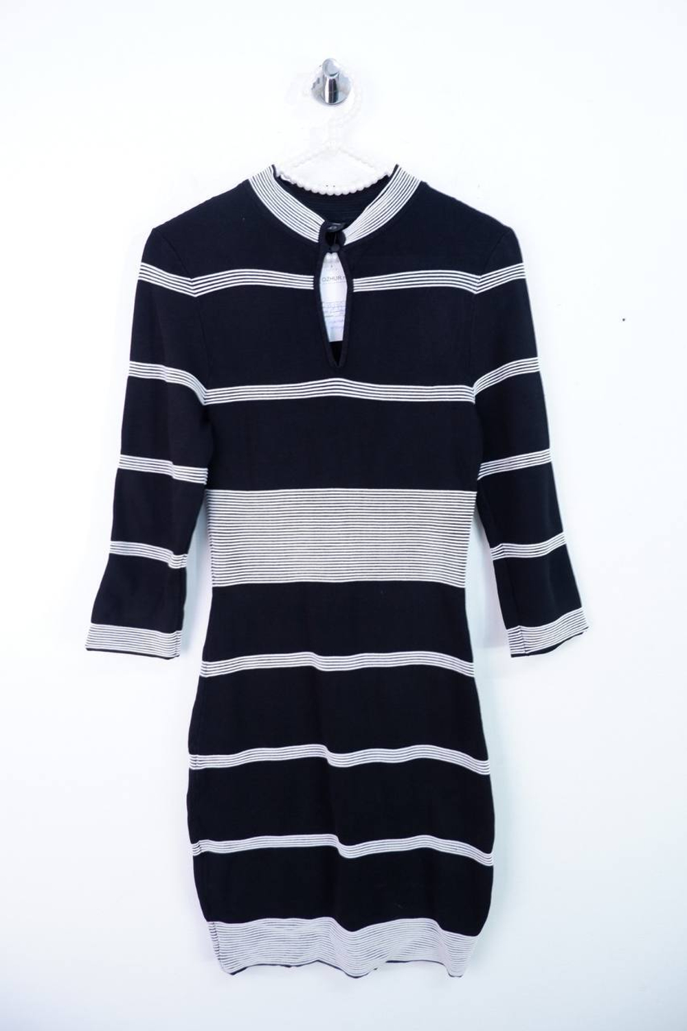 Платье Bebe лаконичное, визуально на 40/42 размер