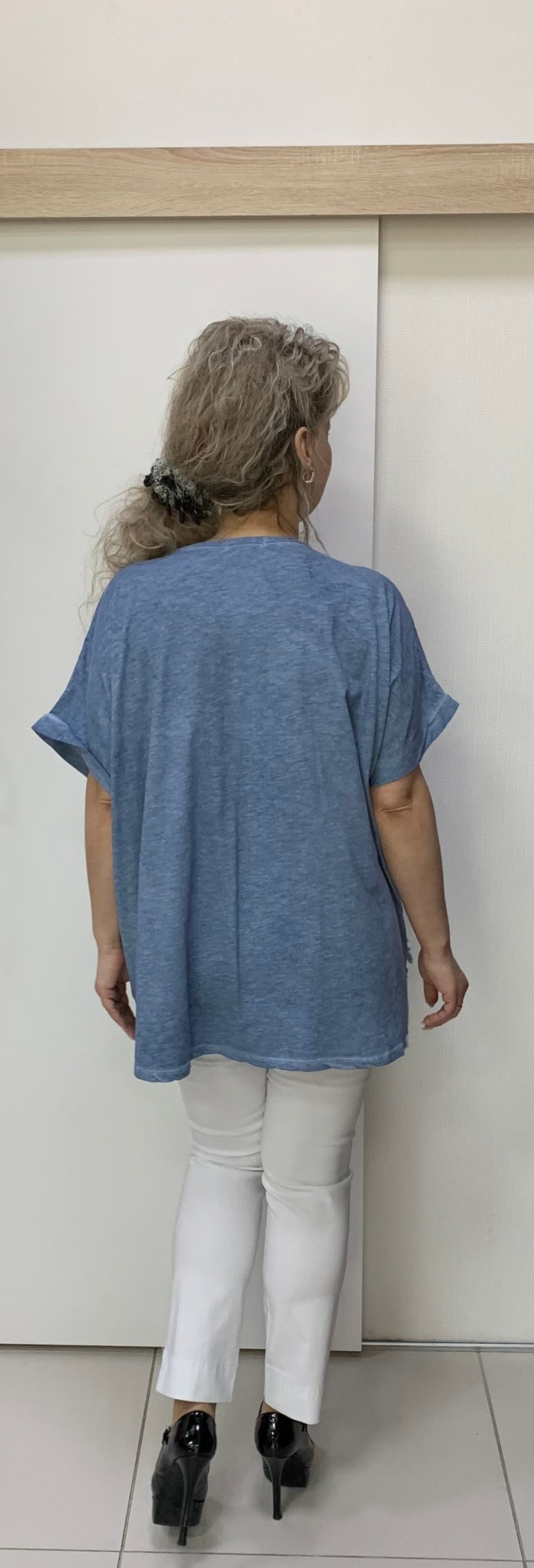 Комбинированная футболка-блузон с принтовым изображением