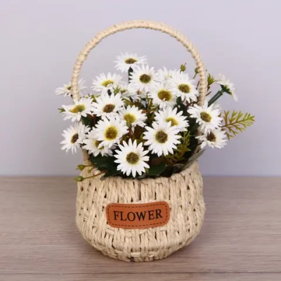 Цветочная композиция «Весенняя мелодия» 13*26см в корзинке белые ромашки