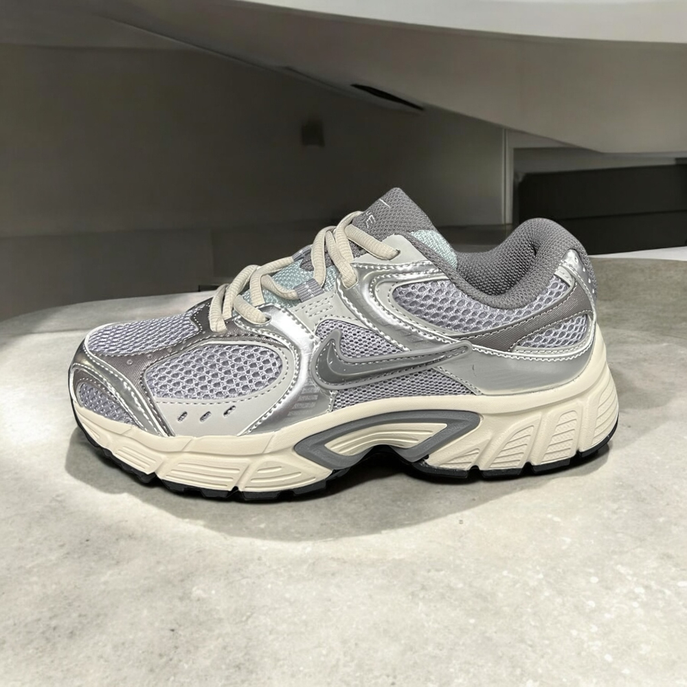 Nike V5 RNR • Silver Gray