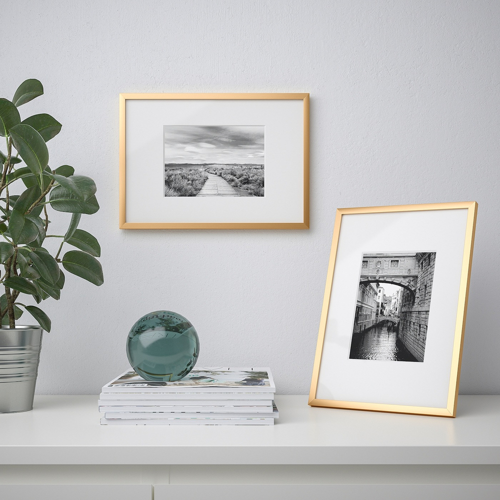 IKEA LOMVIKEN  (ИКЕА ЛОМВИКЕН)  -  Рамка, цвет золота, 21x30 см