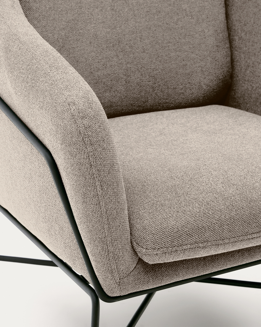Кресло La Forma (ex Julia Grup) Brida бежевое на черных стальных ножках