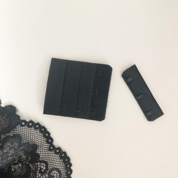 Застёжка чёрная на 3 крючка