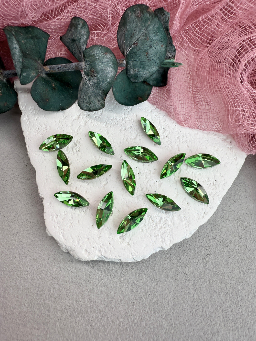 Наветт Navette 15*7 мм, Peridot