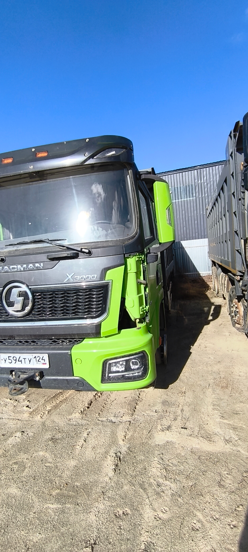 Shacman (Shaanxi) SX* 8x4 Самосвал SX33186V366 (Дизельный, 11,6 л, 423 л.с., МТ)