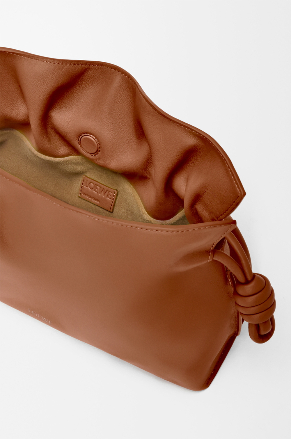 Loewe Сумка-клатч среднего размера Flamenco из телячьей кожи наппа, рыжевато-коричневый