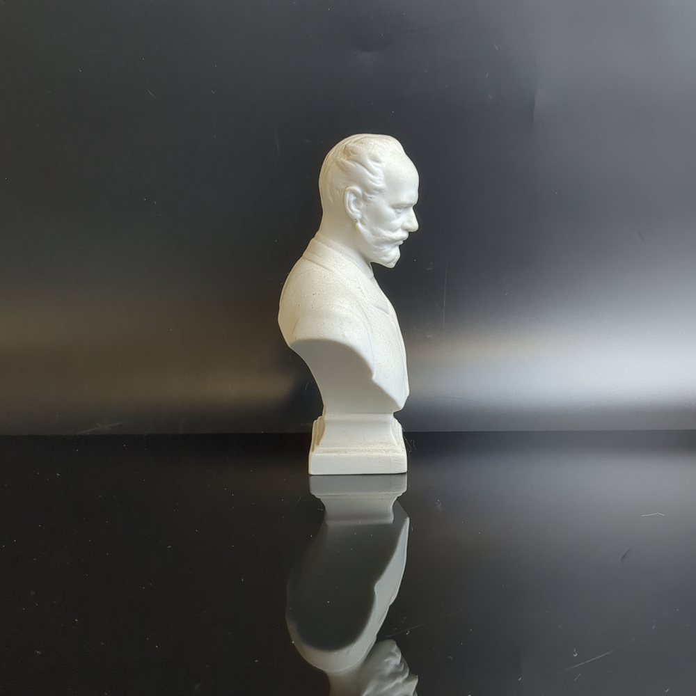 Бюст "П.И. Чайковский", бисквит, Ленинградский фарфоровый завод (ЛФЗ), СССР, 1970-1990 гг.