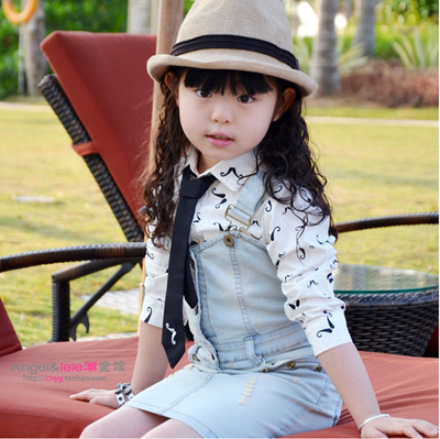 Рубашка детская с контрастным галстуком и мелким принтом