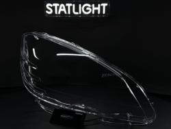 Правое стекло фары Mercedes W204 C200 2007-2011