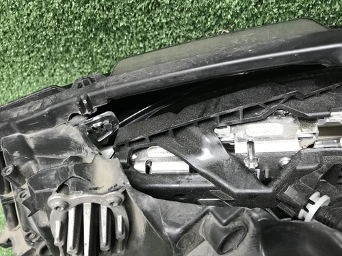 Битая Фара правая Land-Rover Discovery 5 16-21 LED