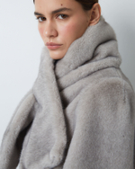 Шарф из искусственного меха норки серый