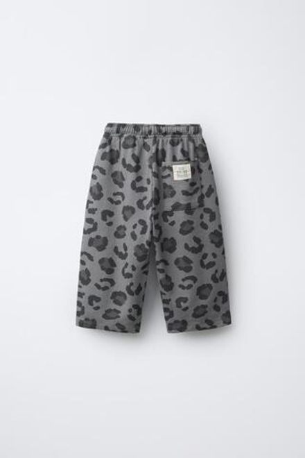 ZARA БРЮКИ STRAIGHT ИЗ МЯГКОЙ ТКАНИ С АНИМАЛИСТИЧЕСКИМ ПРИНТОМ, СЕРЫЙ