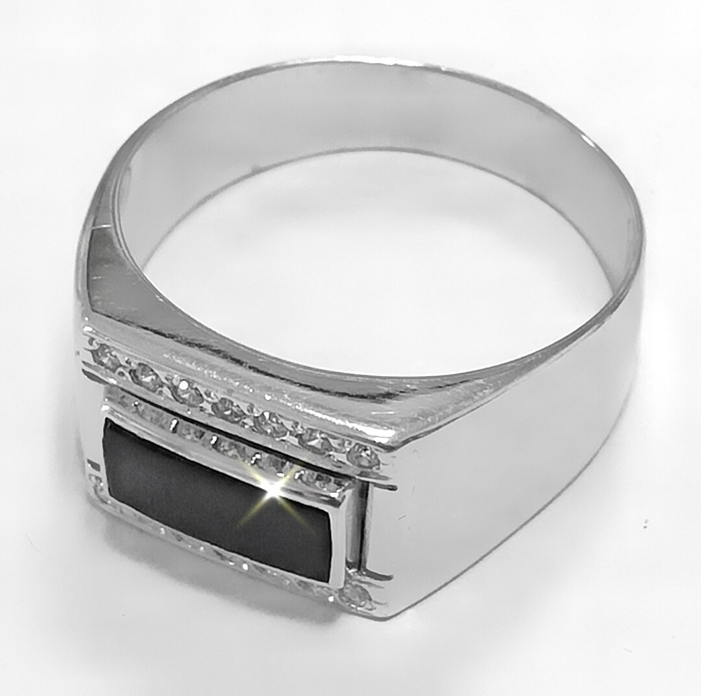 Ювелирное мужское кольцо из серебра 925 пробы,вставка оникс,фианиты